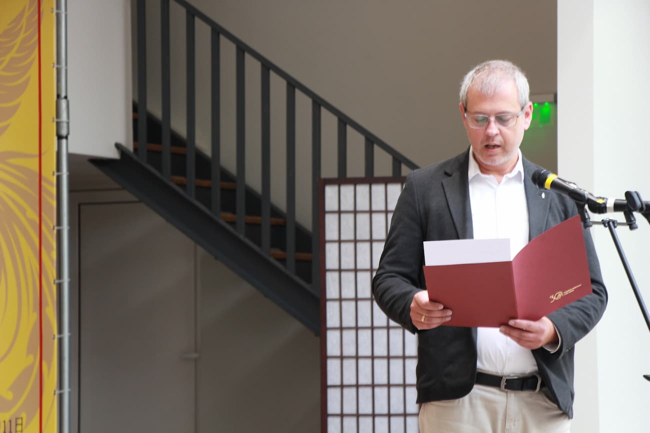 pian2 se lei si da xue de qu fa zhan jiao yan shi zhu ren nei de lin.ma er ke fu zhi ci