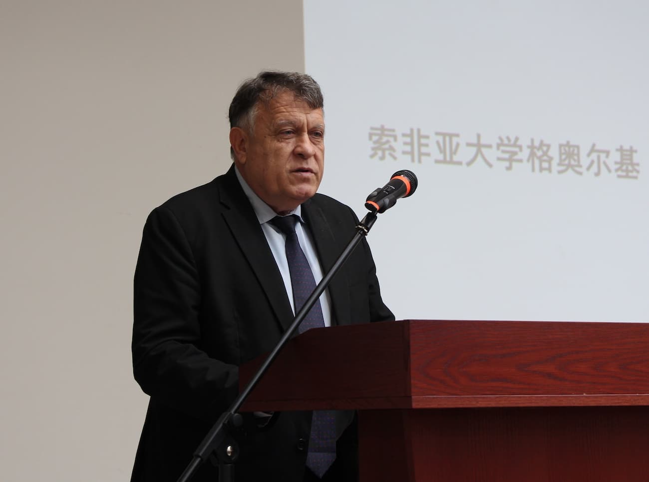 tu pian2 suo fei ya da xue xiao zhang ge ao er ji.wo er qie fu zhi ci