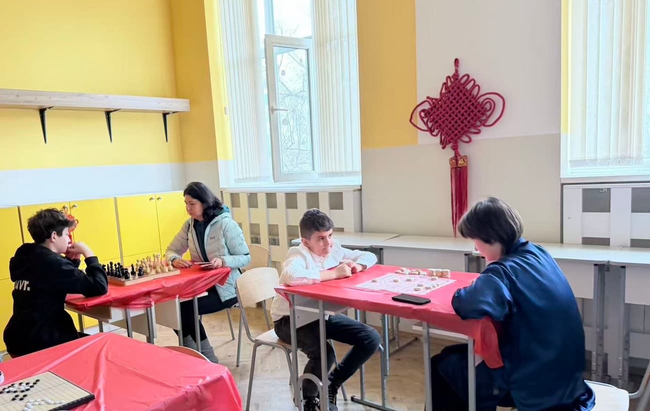 Снимка 7: Игра на китайски шах