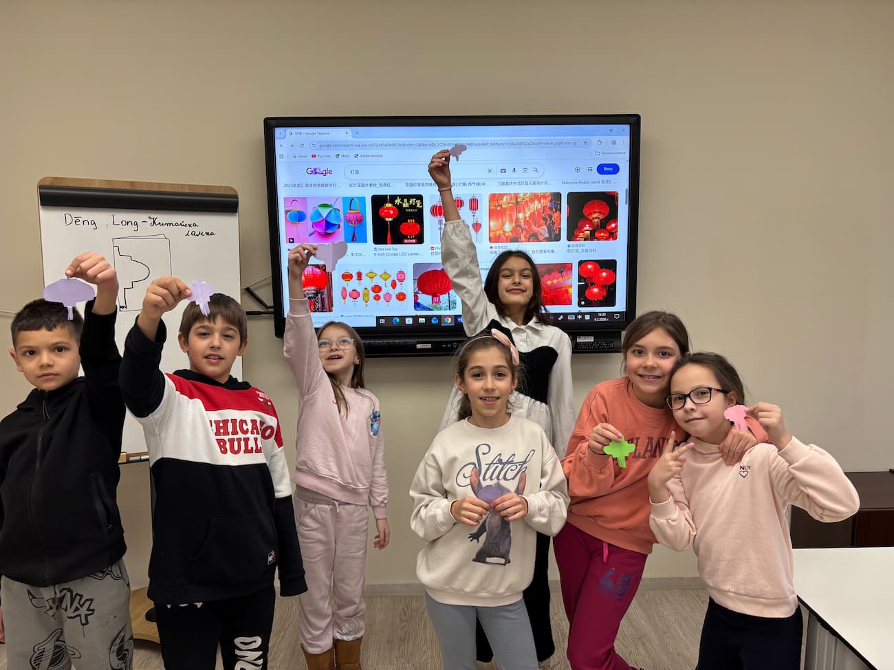 Снимка 4: Групова снимка на част от участниците