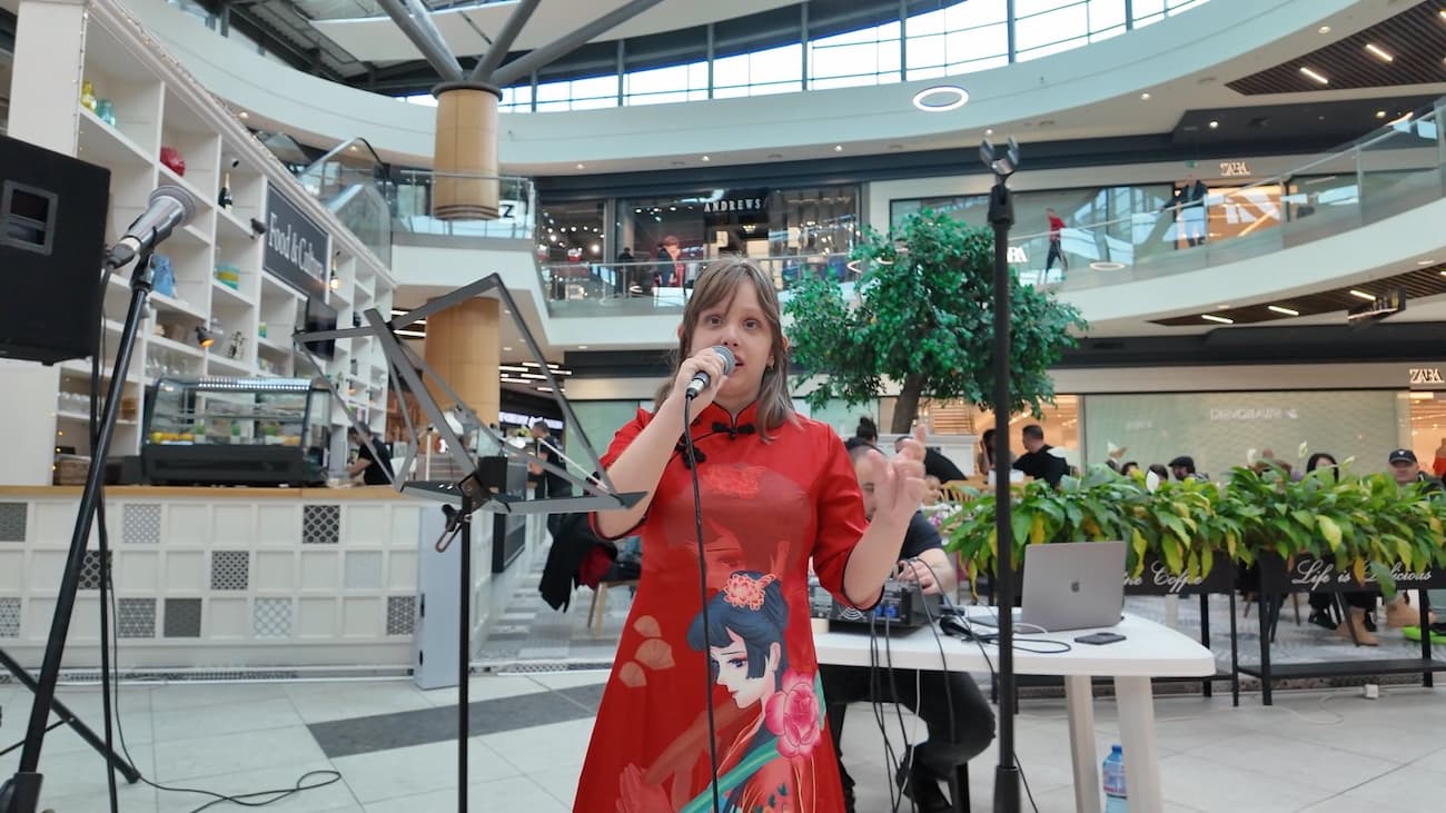 Photo 6 The song “A Branch of Plum Blossom”