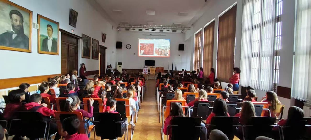 Photo 1 Audience on site