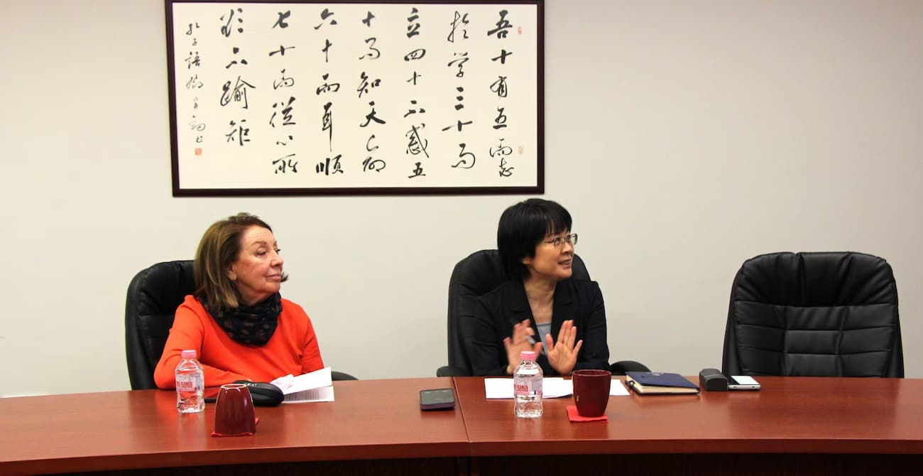 Photo 2: The Chinese director introduced the Confucius Institute